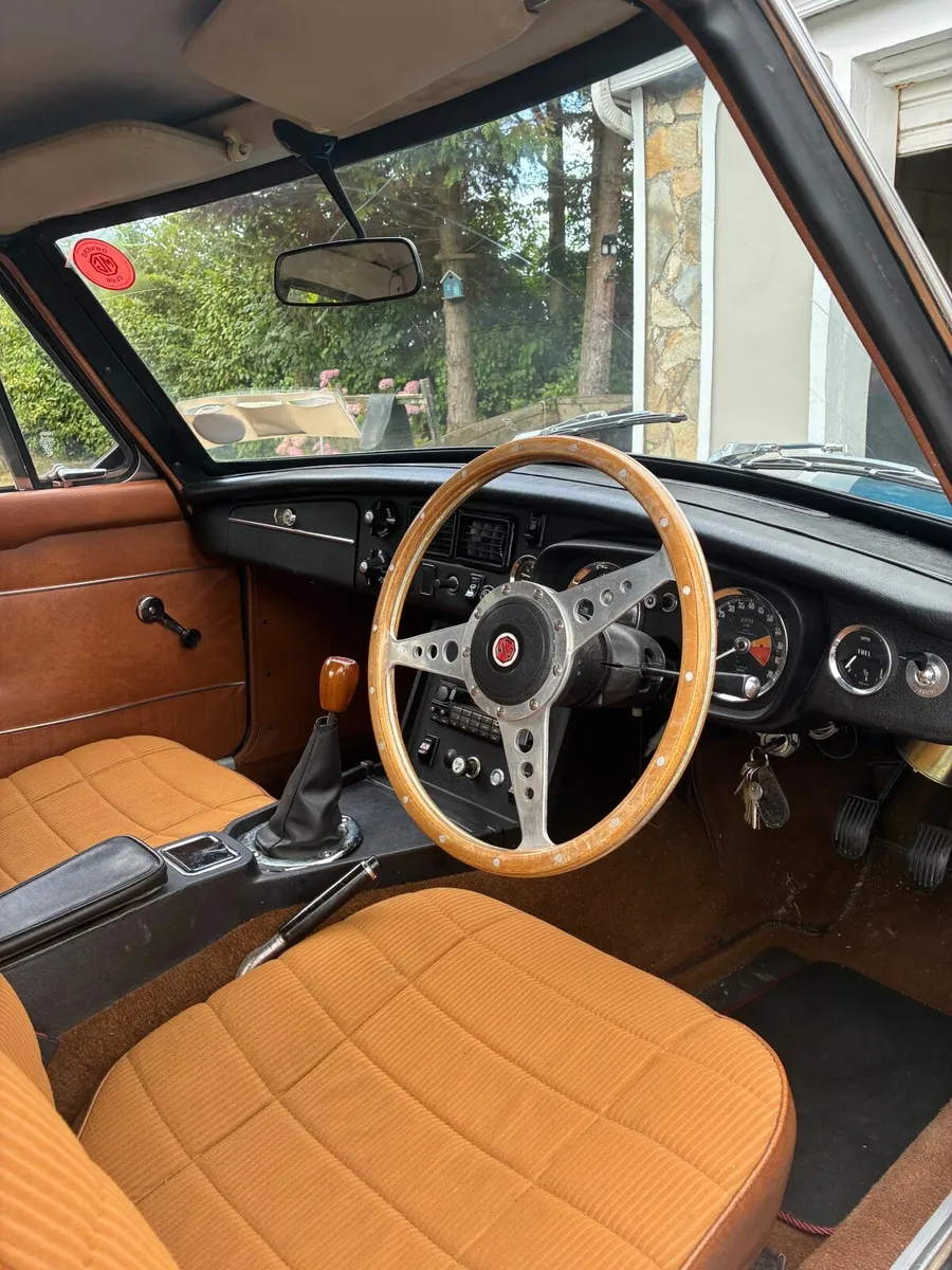 MG MGB 1973 - Image 2