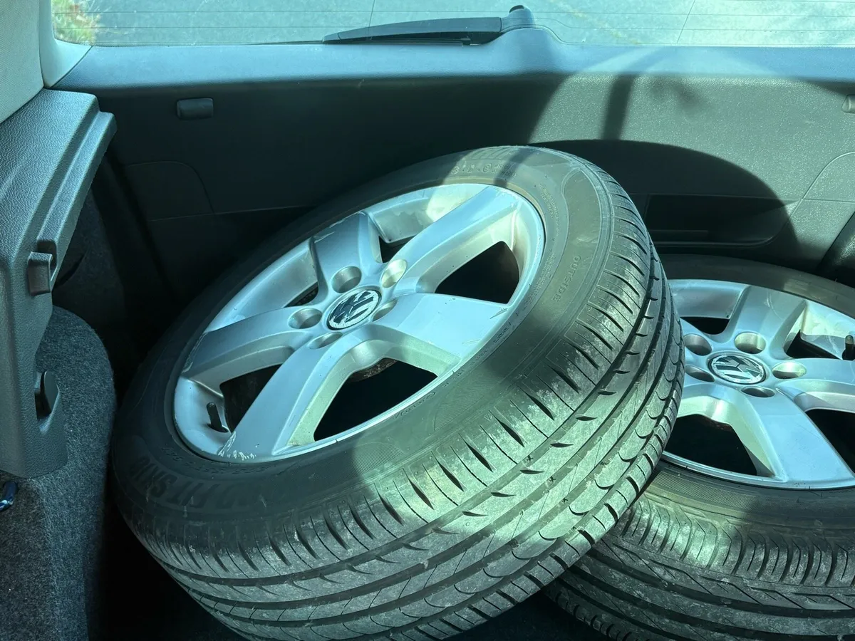 4 genuine good Volkswagen wheels and decent tyres - Image 4