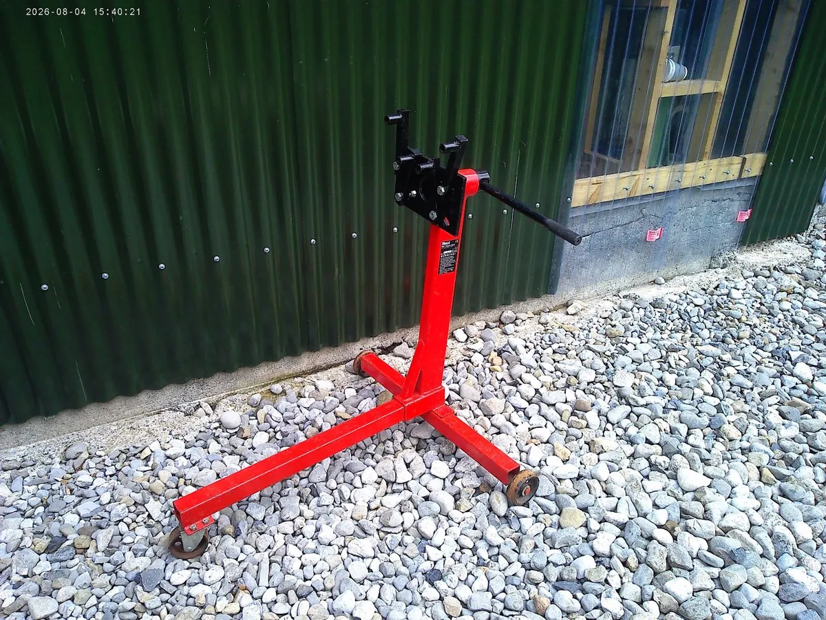 Engine Stand - Image 1