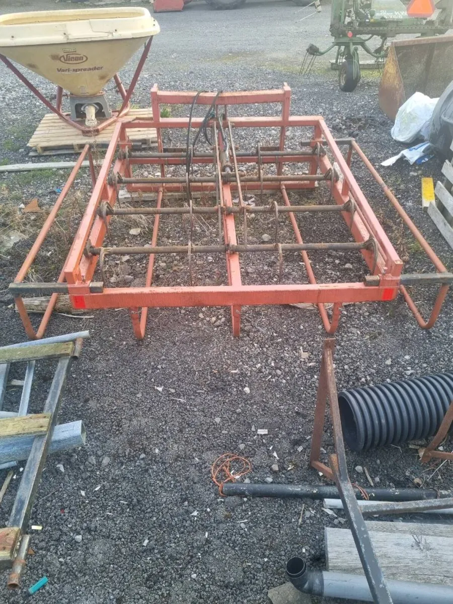 Flat 8 bale grab/accumulator - Image 1