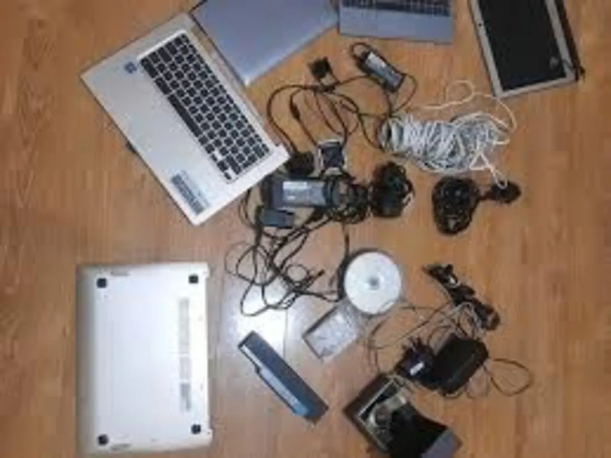 Joblot: Used Electric Gadgets Laptop Spare Parts - Image 1