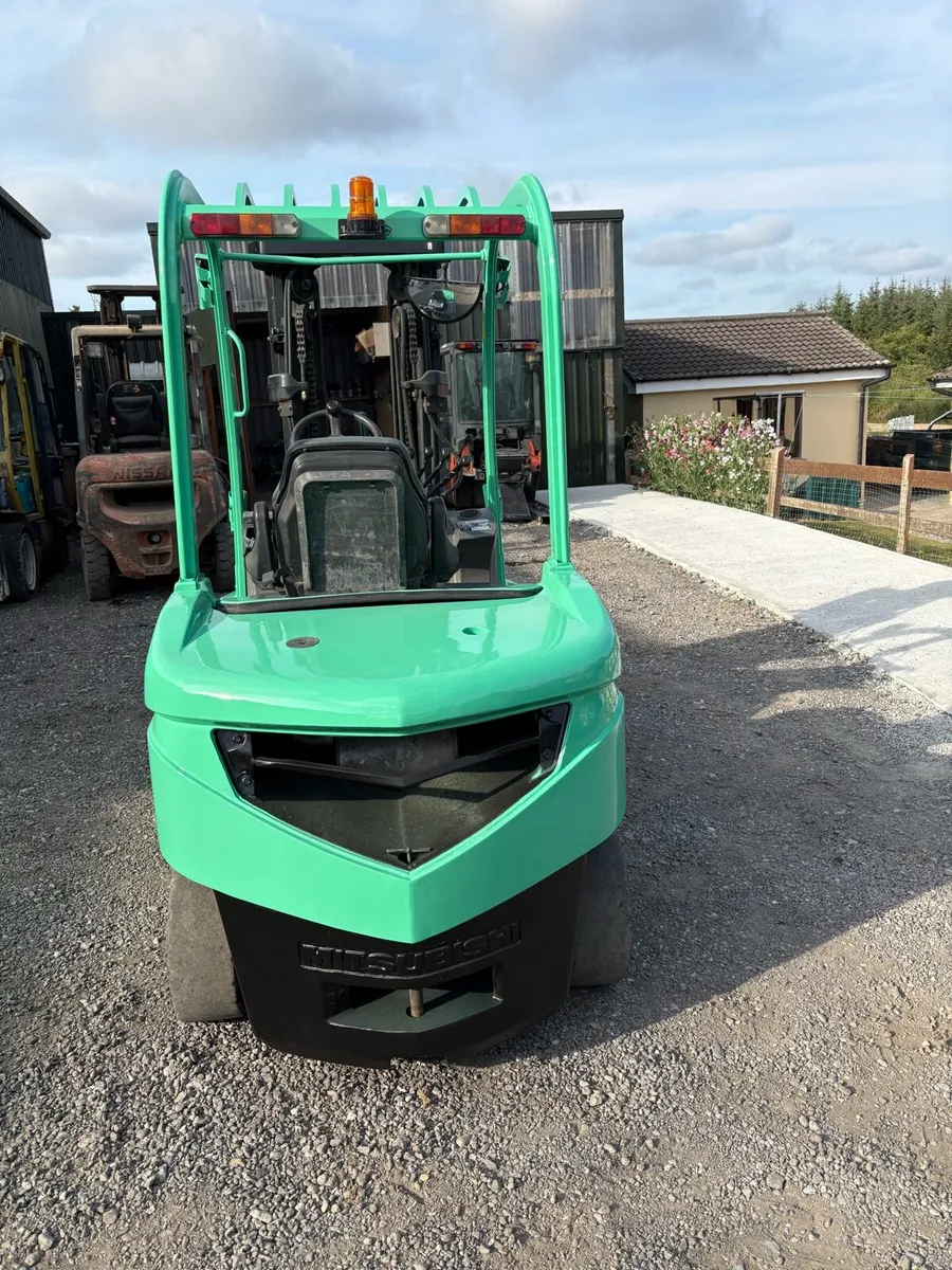 Mitsubishi forklift - Image 2