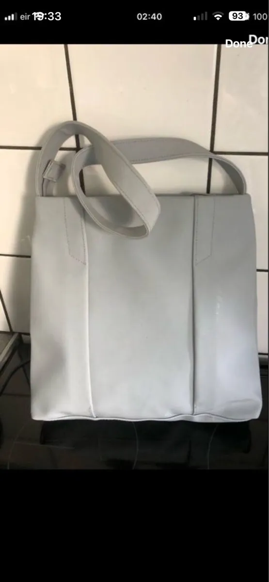 Ladies shoulder bag €10 - Image 3