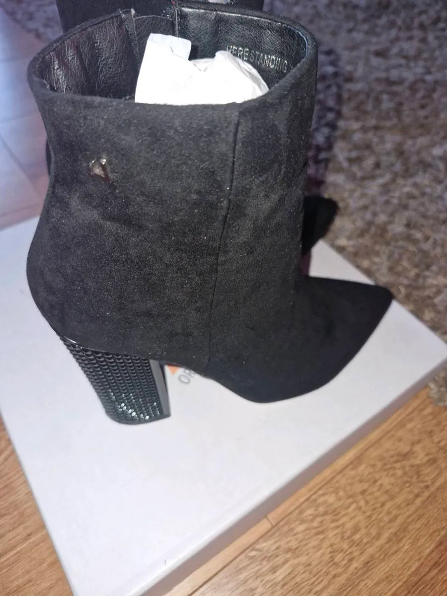 Boots - Image 1