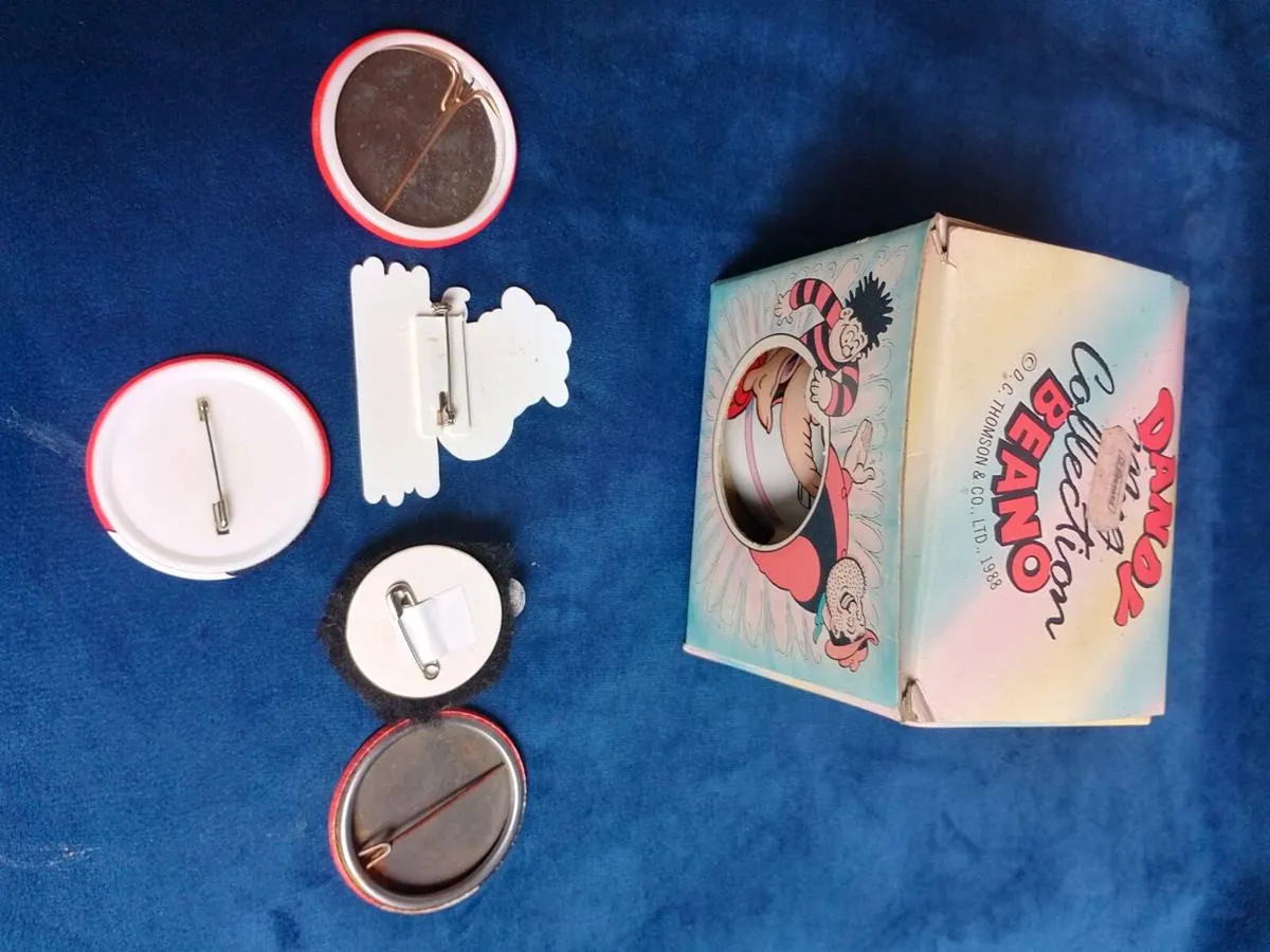 1988 vintage Dandy Beano collectable mug and badge - Image 2