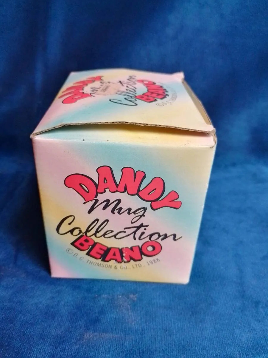 1988 vintage Dandy Beano collectable mug and badge - Image 3