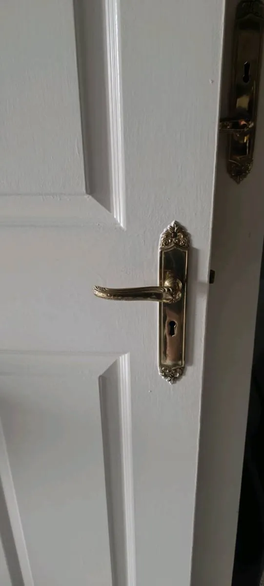 Interior doors - Image 1