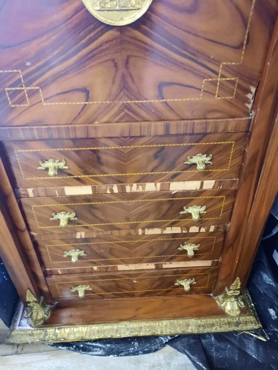 Antique cabinet - Image 3