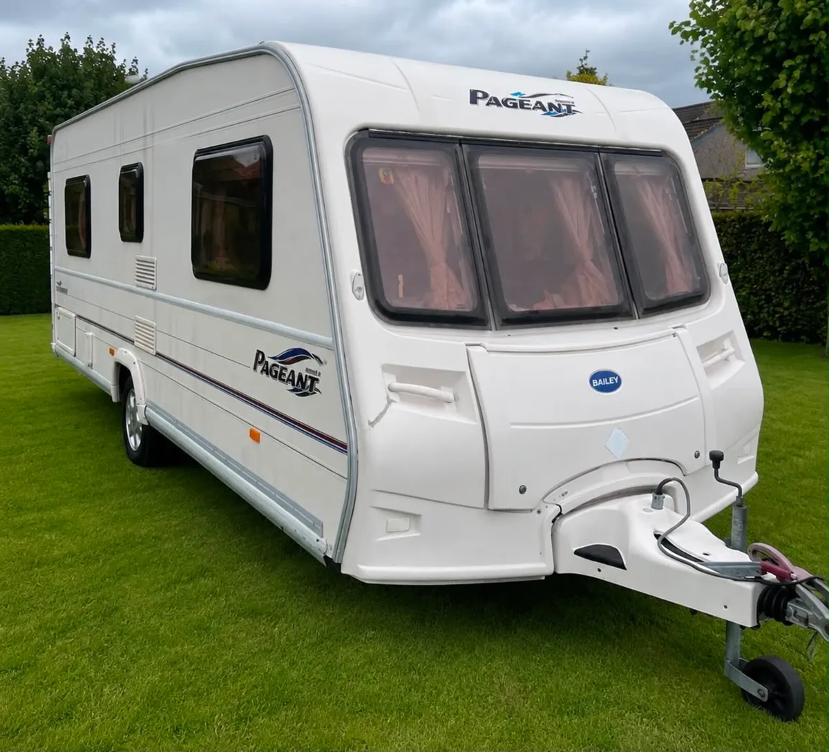 Bailey pageant caravan 4/5 berth fixed bed - Image 3