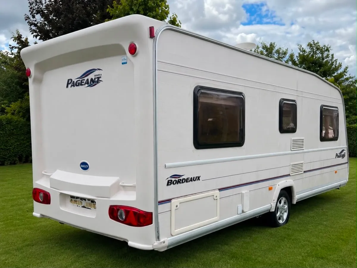 Bailey pageant caravan 4/5 berth fixed bed - Image 1