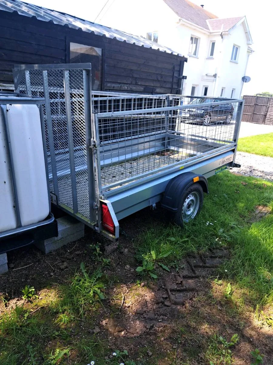 New mudguards tec  8 by 4 car trailer - Image 3