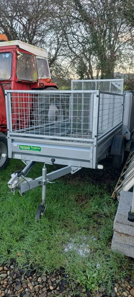 New mudguards tec  8 by 4 car trailer - Image 4