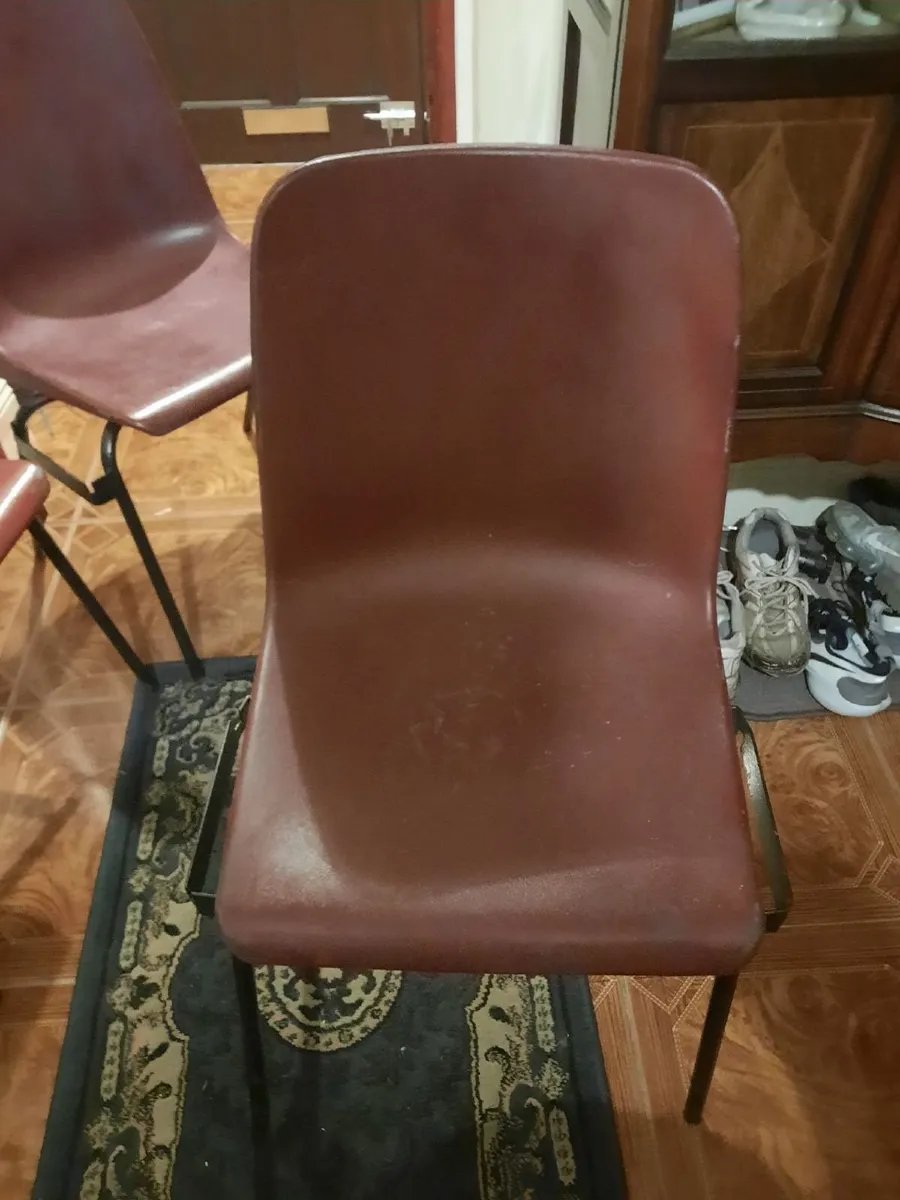 Poly chairs - Image 4