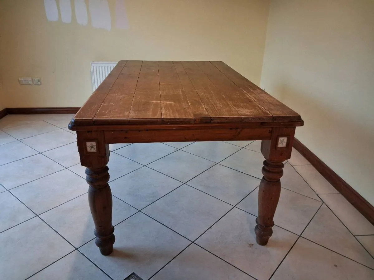 Dining table and chairs - Image 1