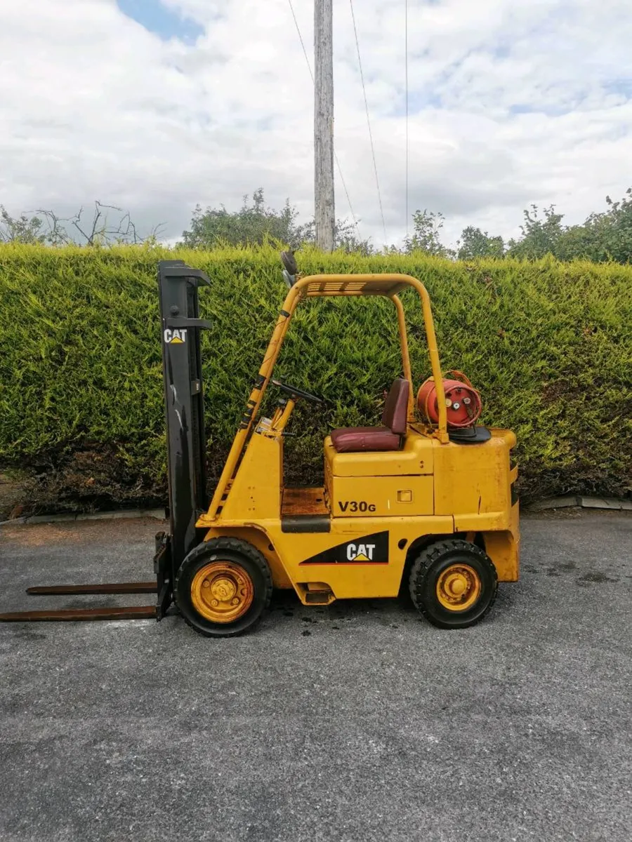 Catapillar 3 Tonne Forklift - Image 3