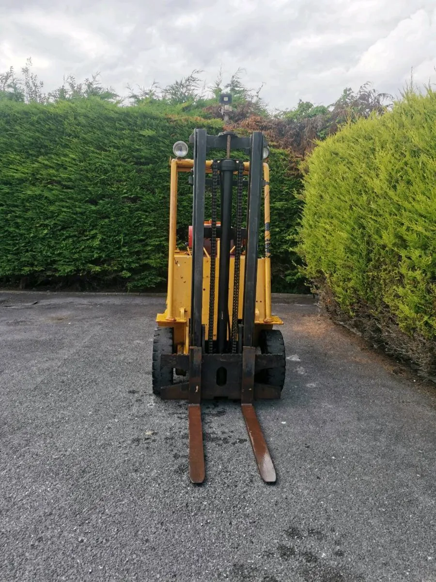 Catapillar 3 Tonne Forklift - Image 4