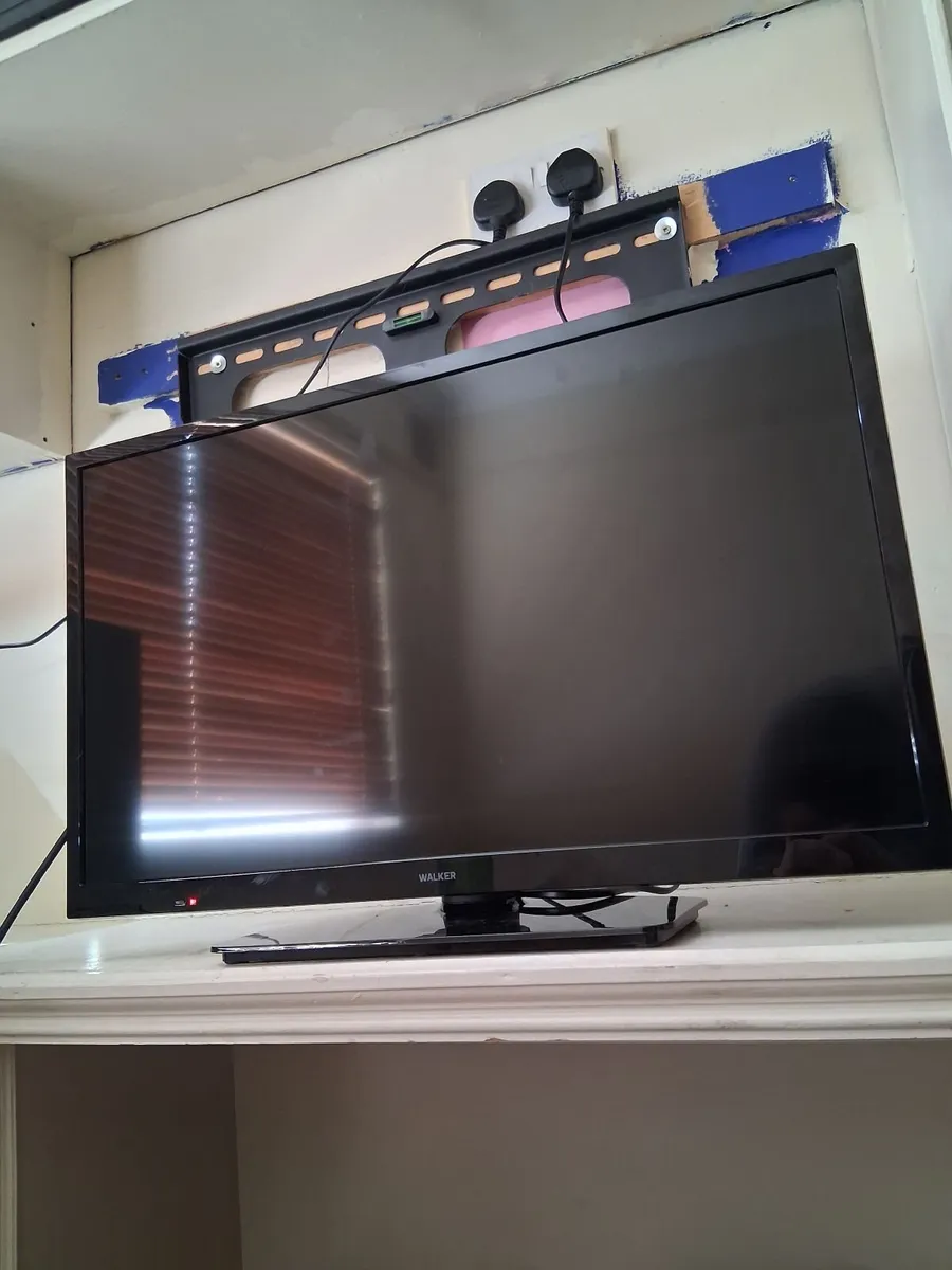 Completely new 24 inch tv - Image 1