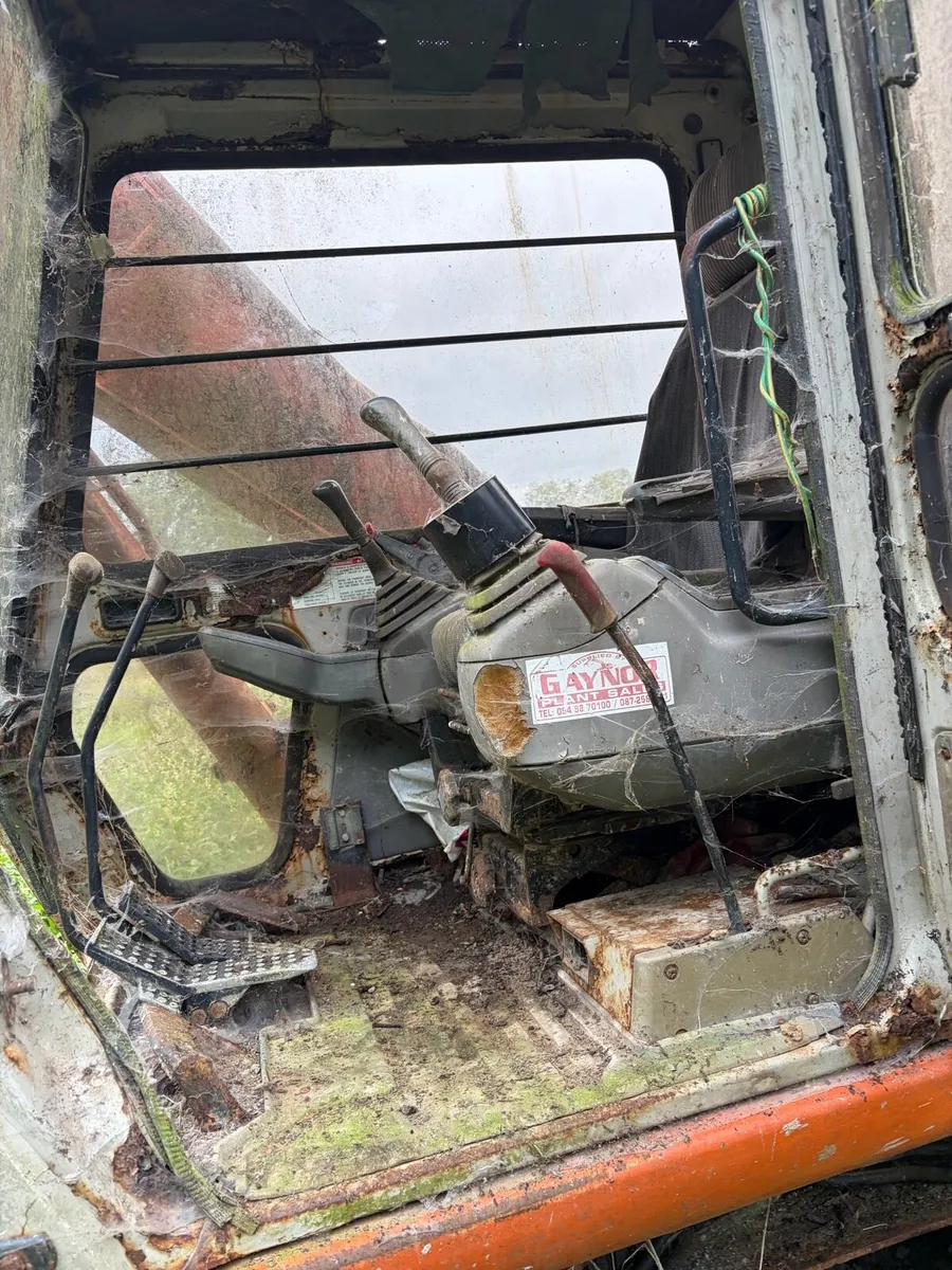 FIAT HITACHI FH130-3 FIRE DAMAGE FEW PIPES - Image 3