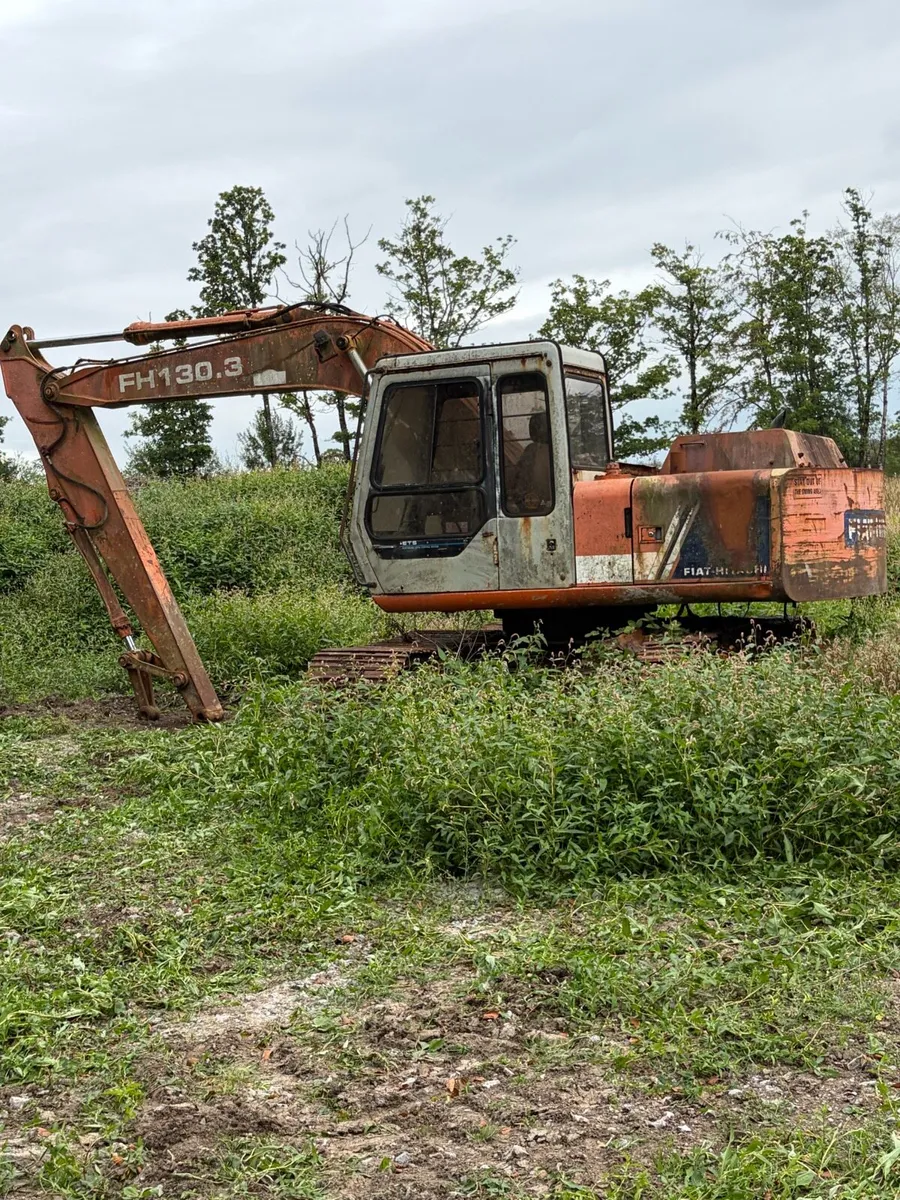 FIAT HITACHI FH130-3 FIRE DAMAGE FEW PIPES - Image 1
