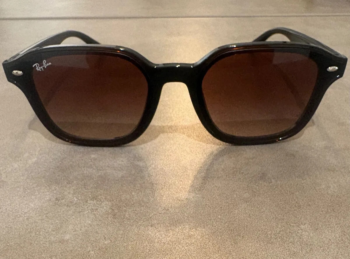 Ray-Ban Women's Brown and Black Sunglasses - Image 2