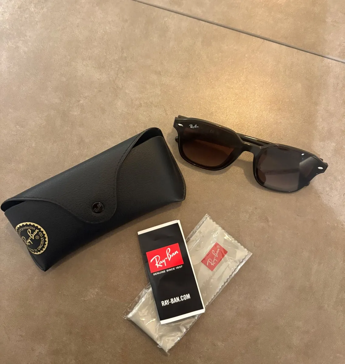 Ray-Ban Women's Brown and Black Sunglasses - Image 3