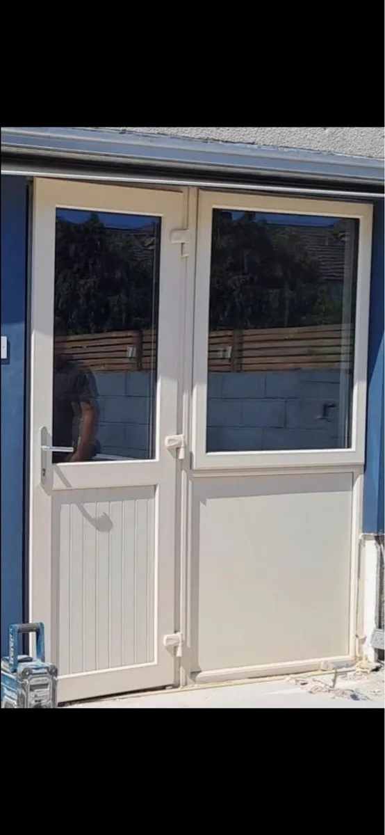 ✳️ HIGH QUALITY UPVC BACK DOOR WITH SIDE PANEL