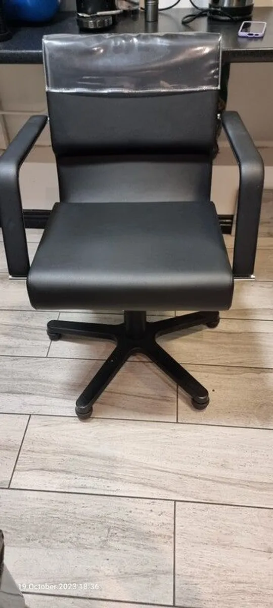 salon chairs
