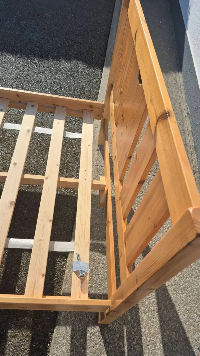 Pine four foot bed frame - Image 2
