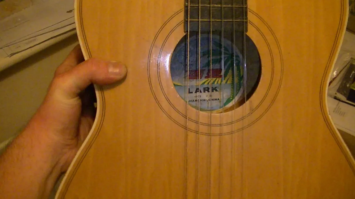 LARK Guitar - Image 2