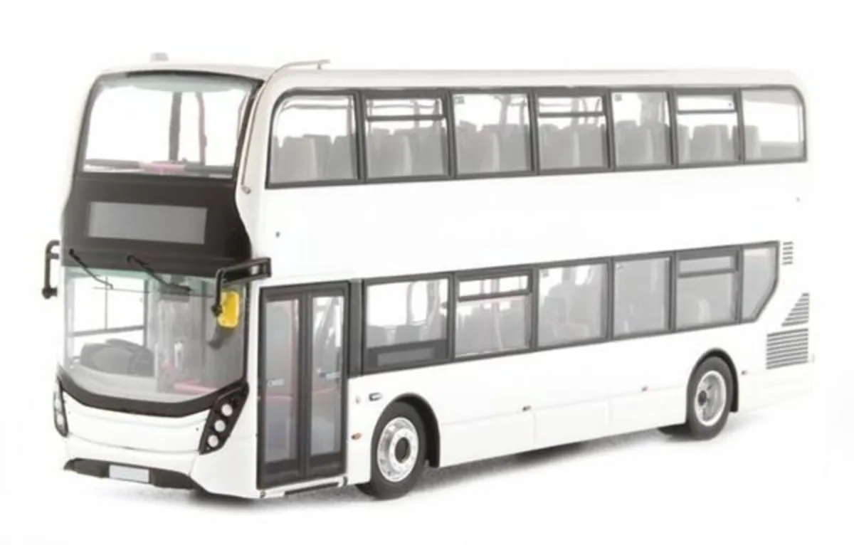 Northcord : 1:76 white bus, Free Post - Image 1