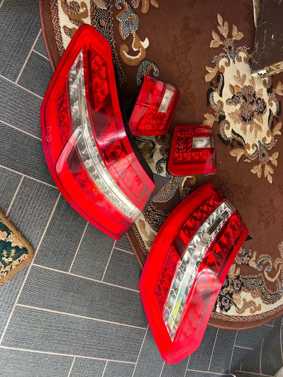 Mercedes-Benz E-Class (W212) Taillights