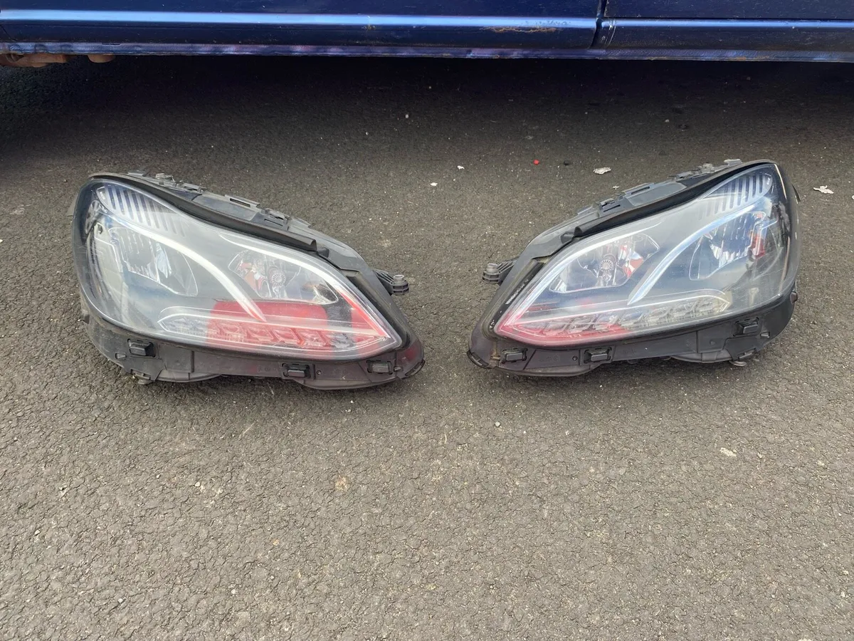 Mercedes-Benz E-Class (S212) Headlights - Image 1