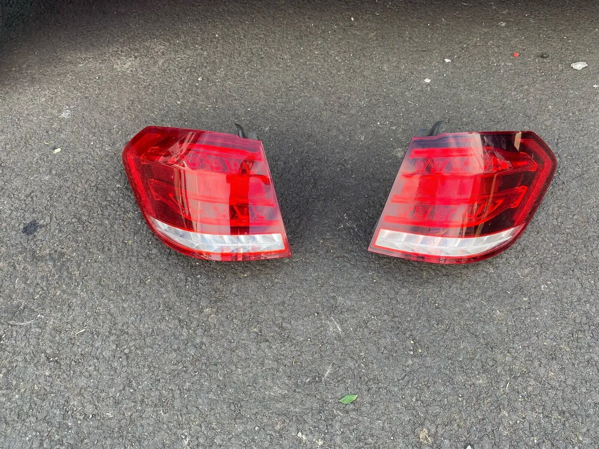 Mercedes-Benz E-Class (S212) Taillights - Image 1