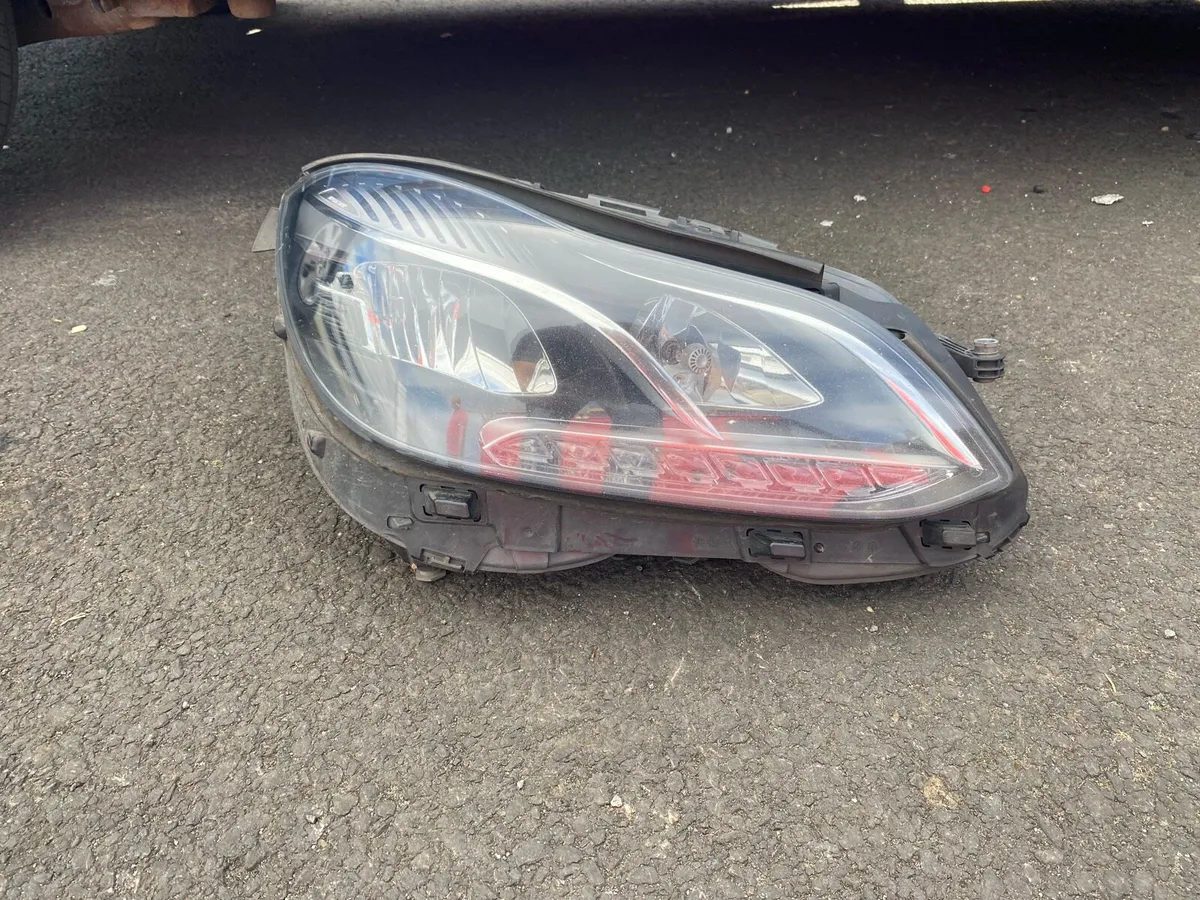 Mercedes-Benz E-Class (S212) Headlights - Image 2