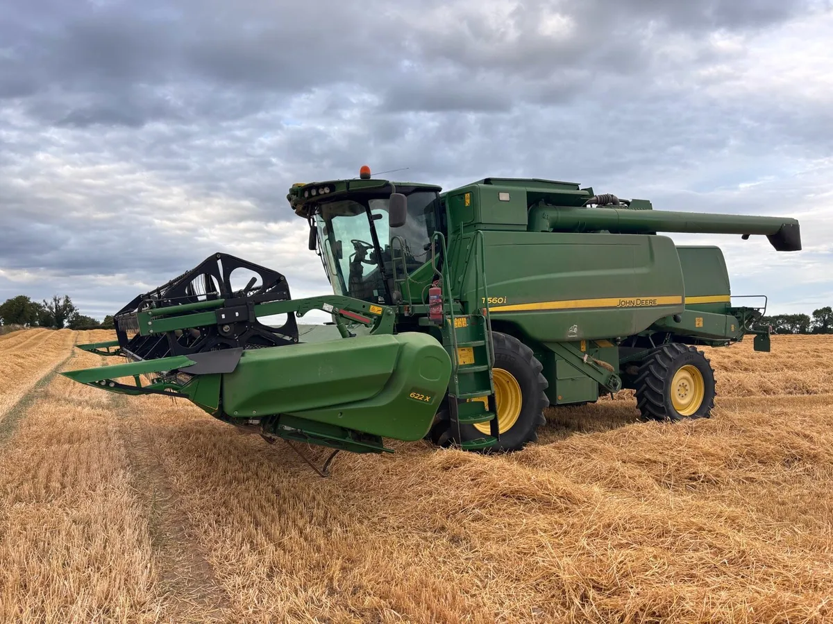 2015 John Deere T560i - Image 1
