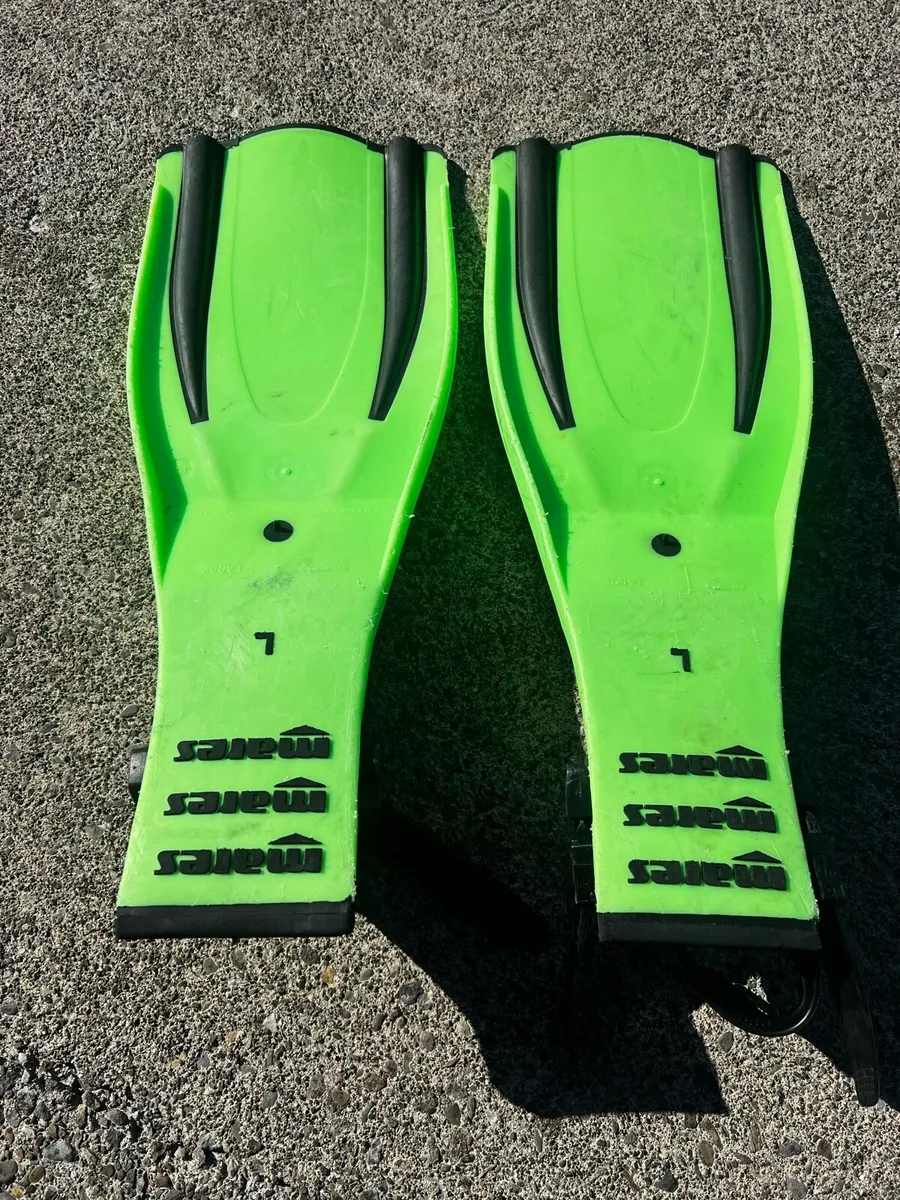 Mares Fins - Image 2