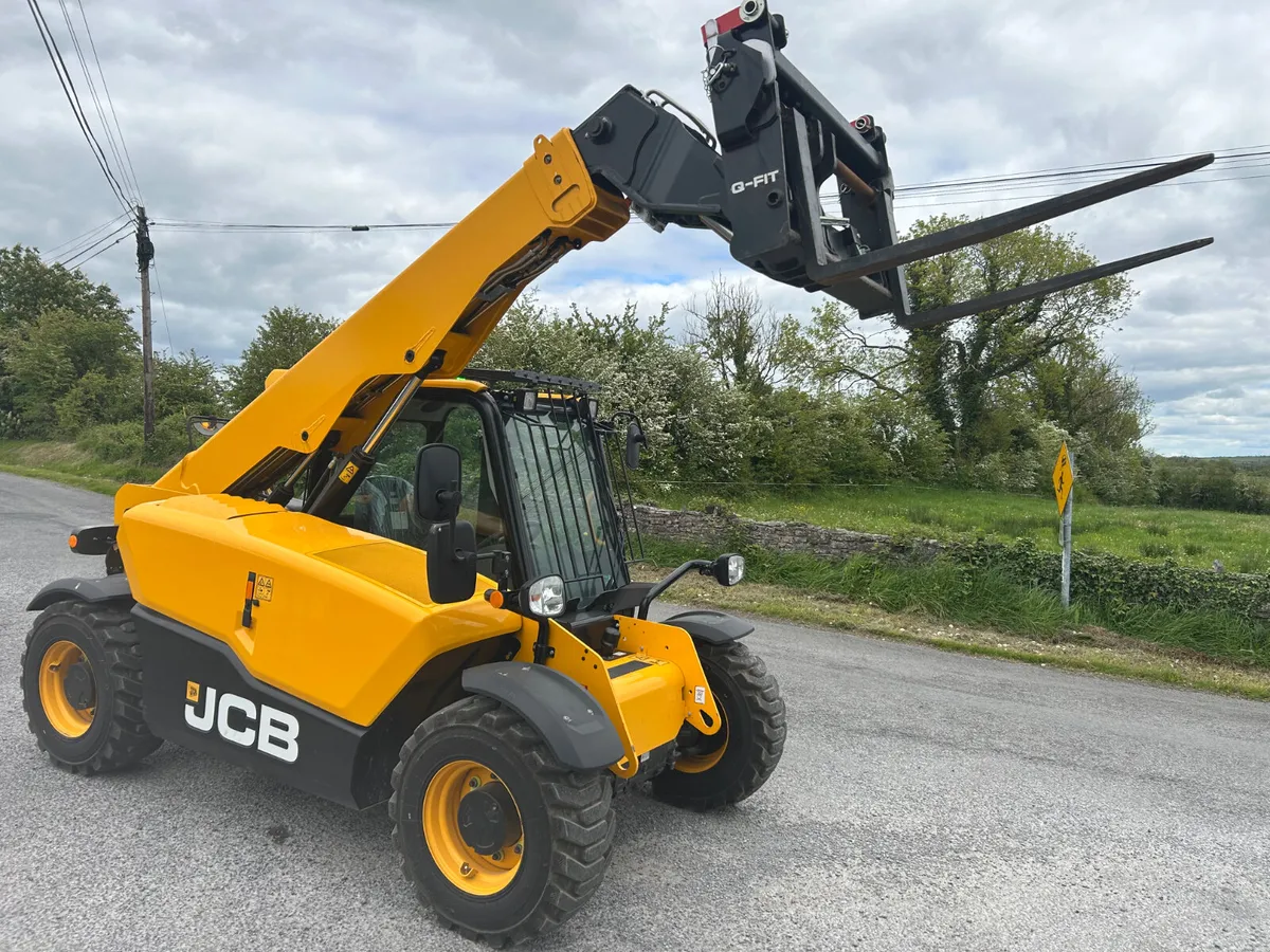 2025 JCB 525-60 Loader - Image 1
