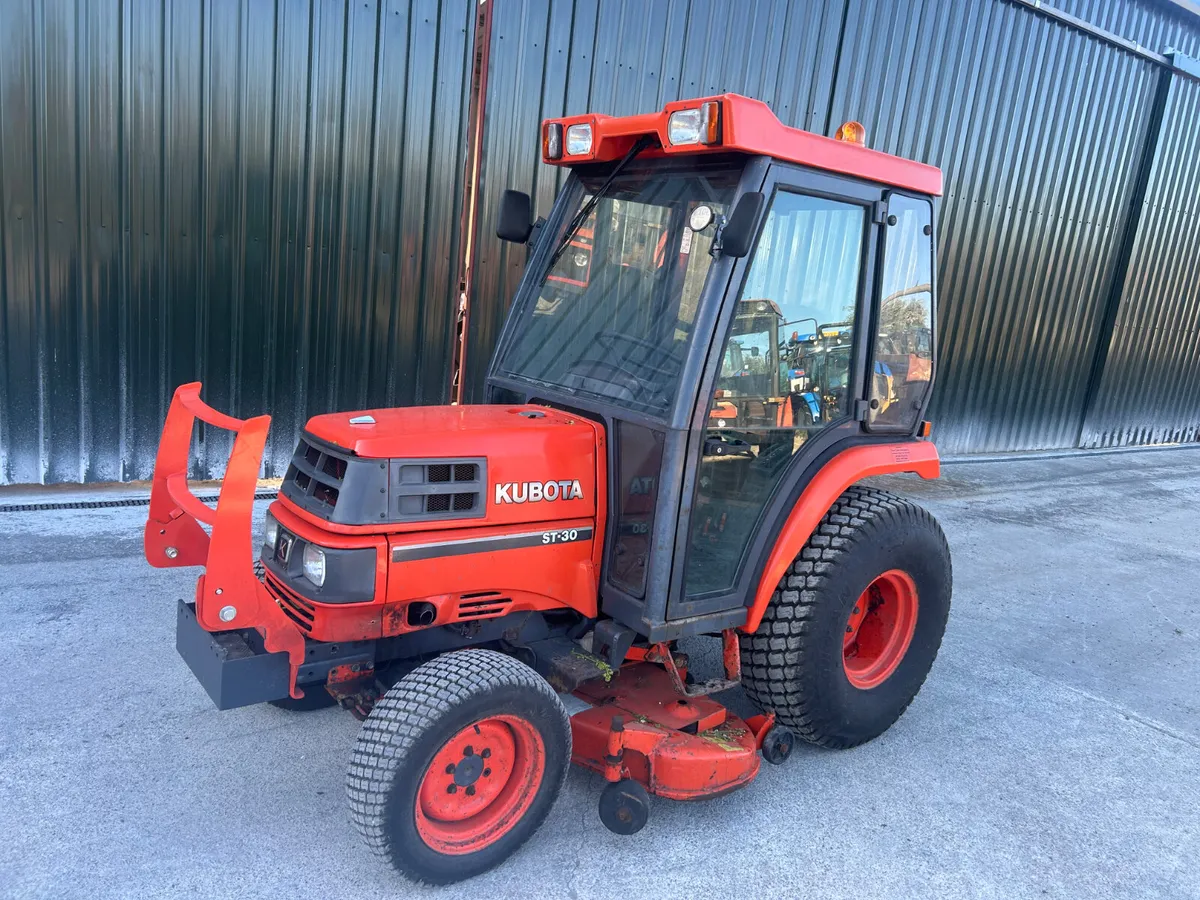 Kubota ST30 Compact Tractor - Image 1