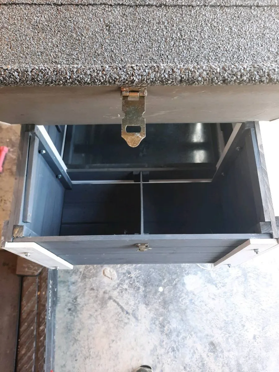 Chicken Coop - Image 2