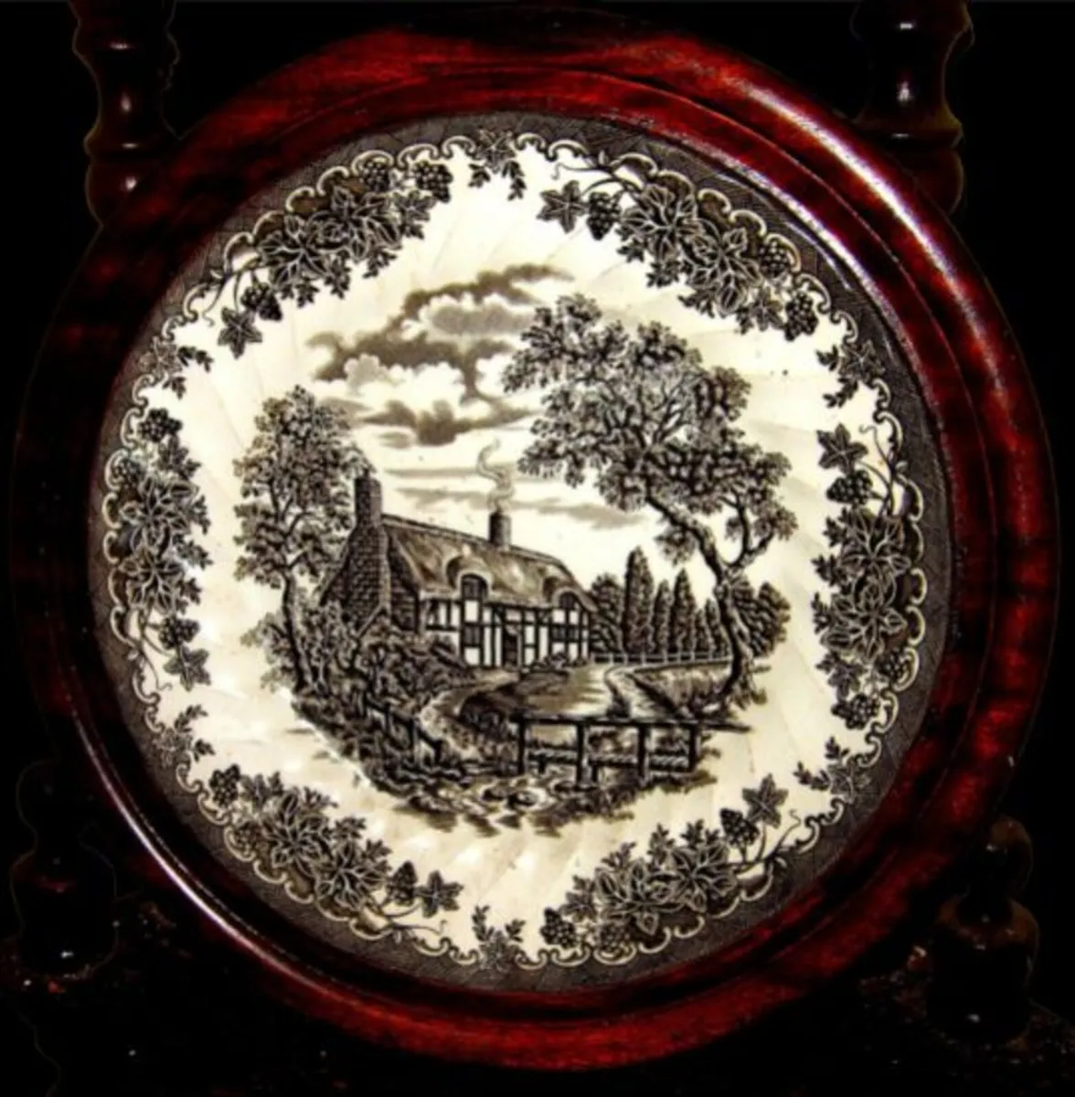 Pristine Vintage Framed Staffordshire Wall Plate - Image 3