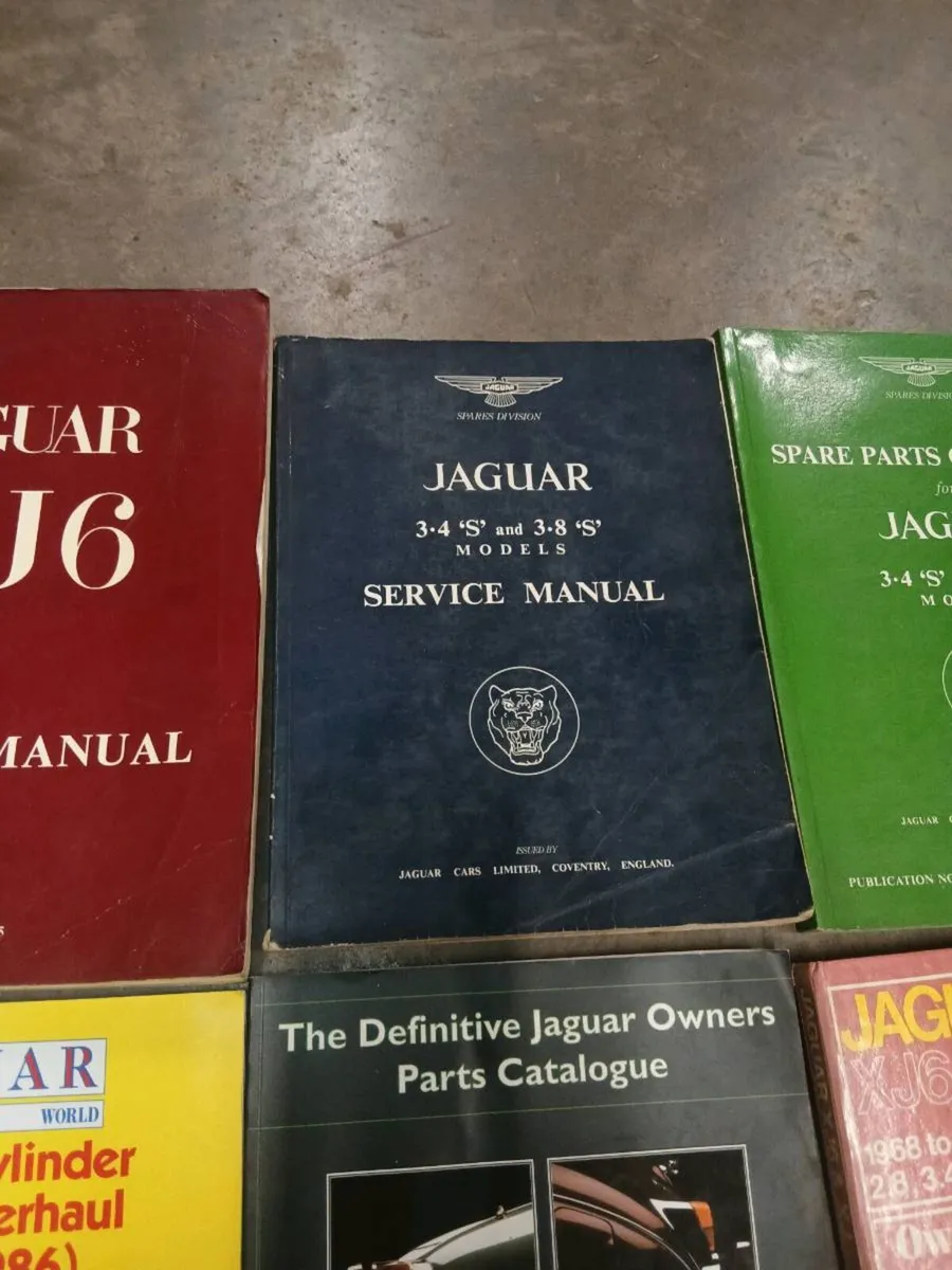 Jaguar books - Image 1