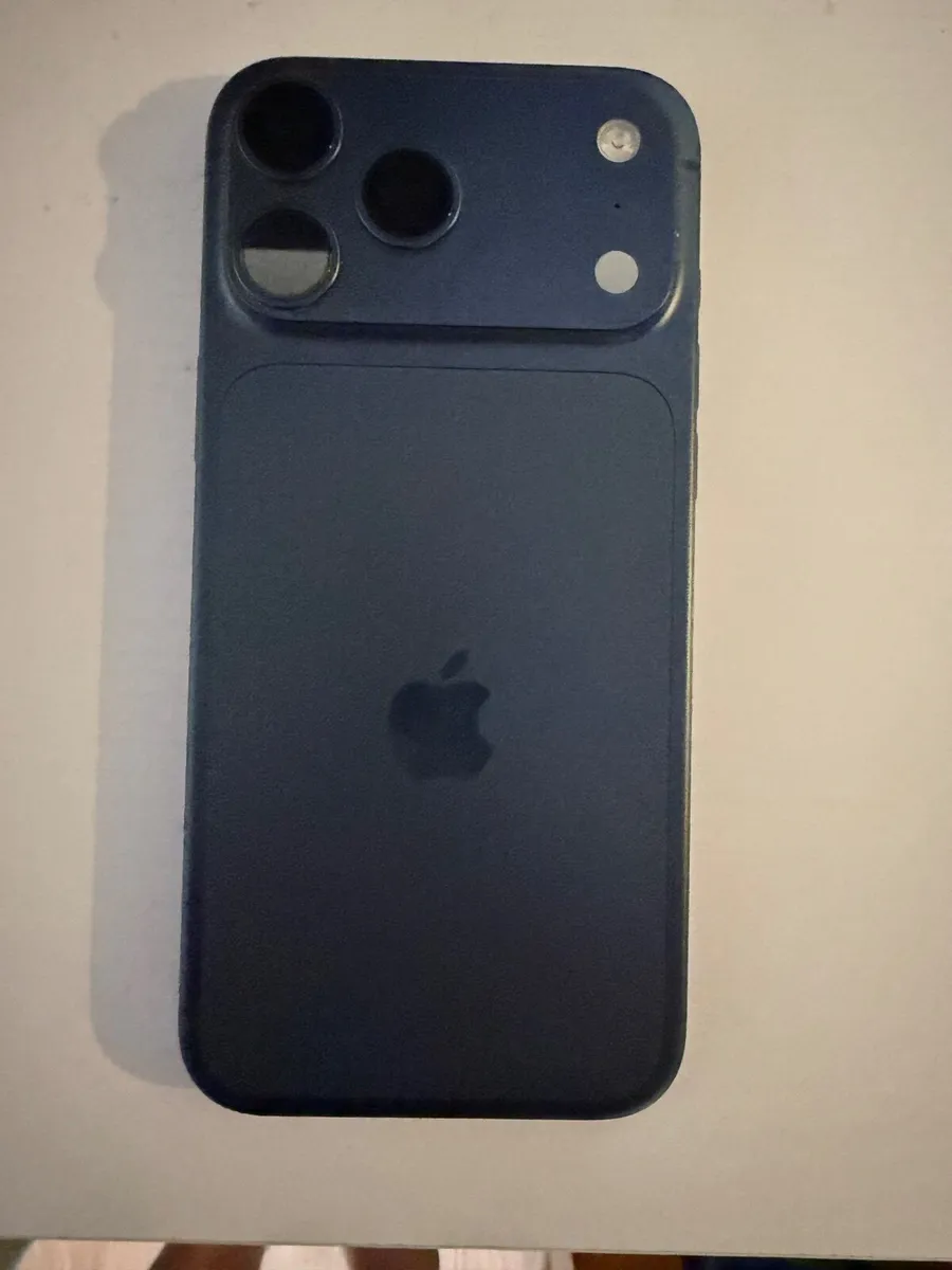 iPhone 17 Pro Max, 256GB, Deep Blue - Image 1