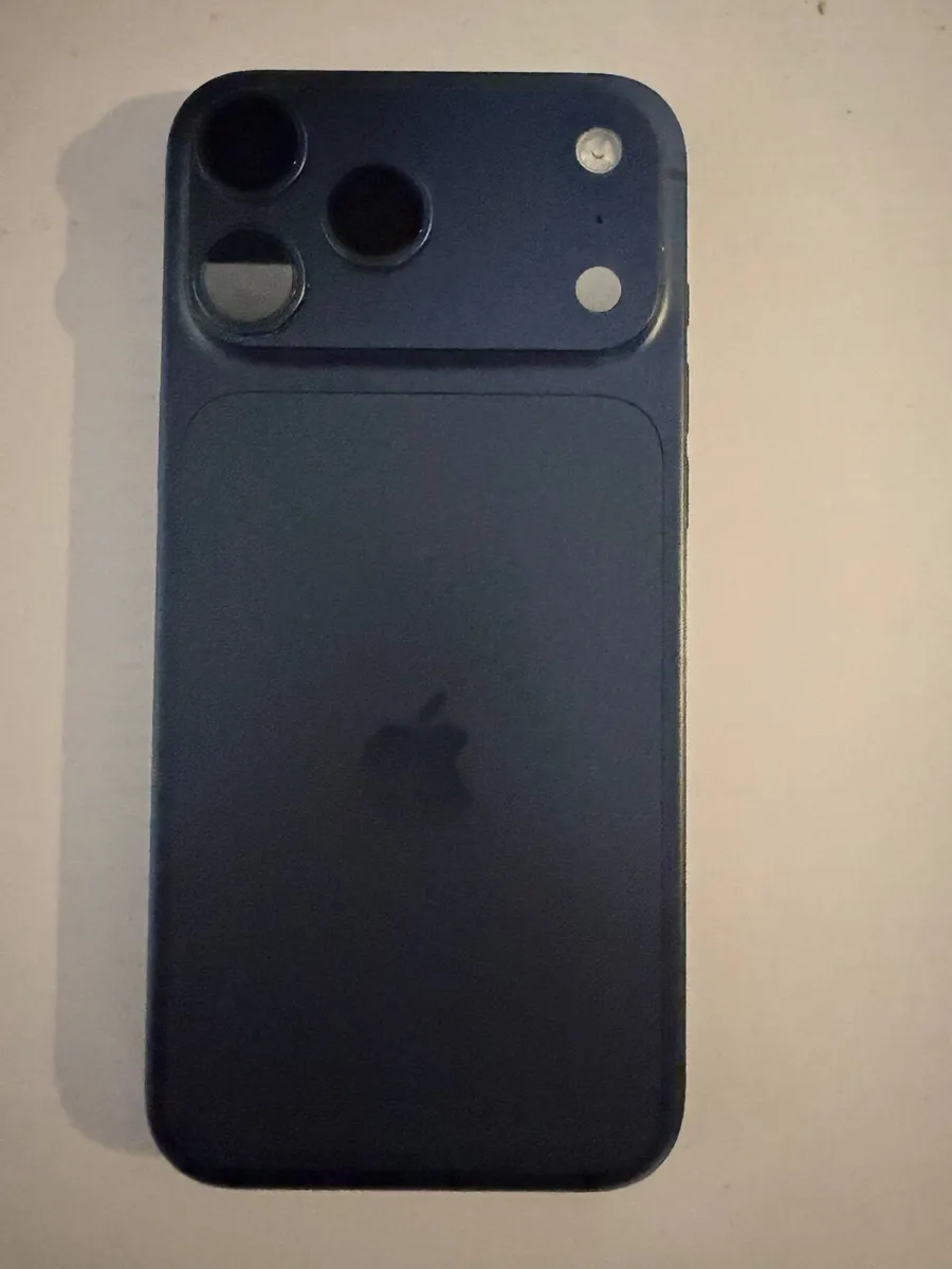 iPhone 17 Pro Max, 256GB, Deep Blue - Image 2