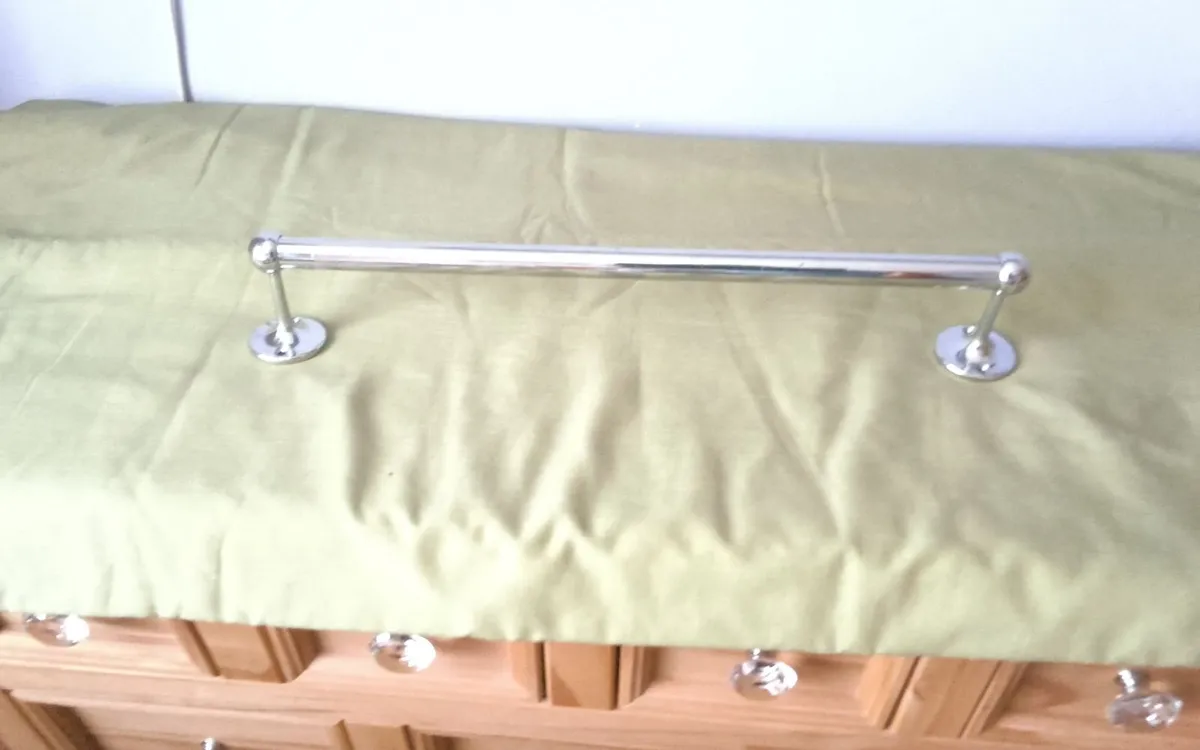 Chrome towel rail - Image 2