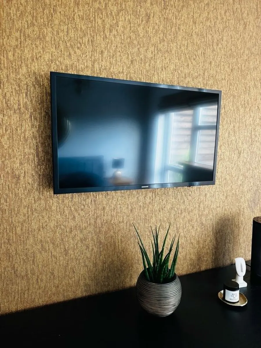 Smart Tv Samsung 32" - Image 2