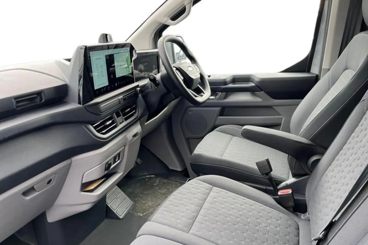 Ford Transit Custom 2.0 320 EcoBlue Limited Panel - Image 3