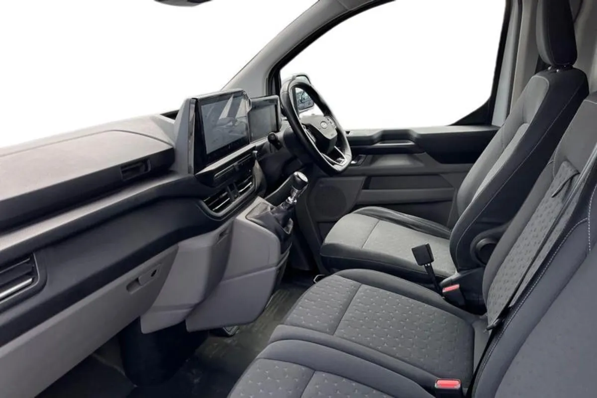 Ford Transit Custom 280 L1  FWD 2.0 EcoBlue 136ps - Image 3