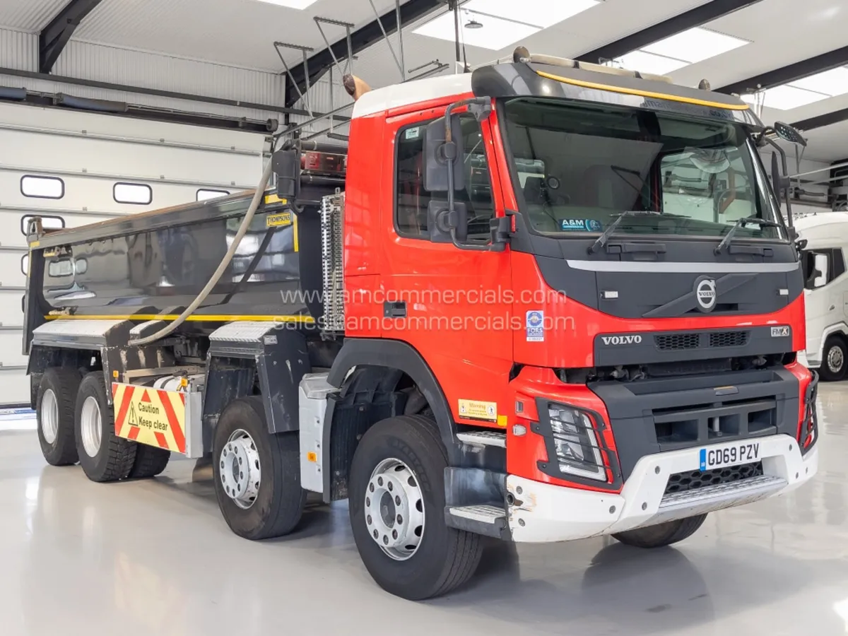 2020 VOLVO FMX 420 TIPPER - Image 1