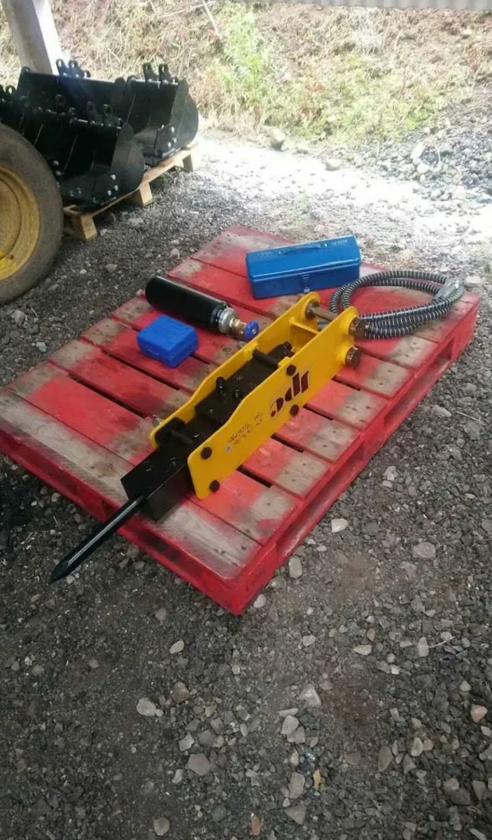 MINI DIGGER ROCK HAMMER KIT 25mm pins - Image 1