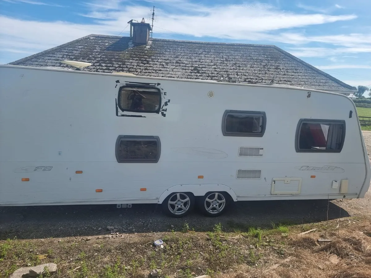 Caravan - Image 2